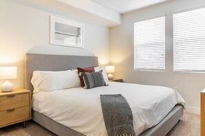 Desk, iron/ironing board, WiFi, bed sheets