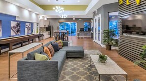 Smart TV - Landing | Modern 1BD, Pool, Gym (Phoenix)