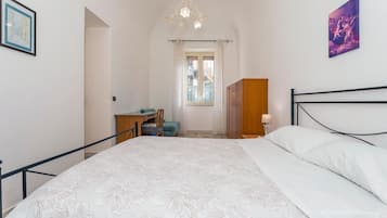 Bügeleisen/Bügelbrett, WLAN, Bettwäsche