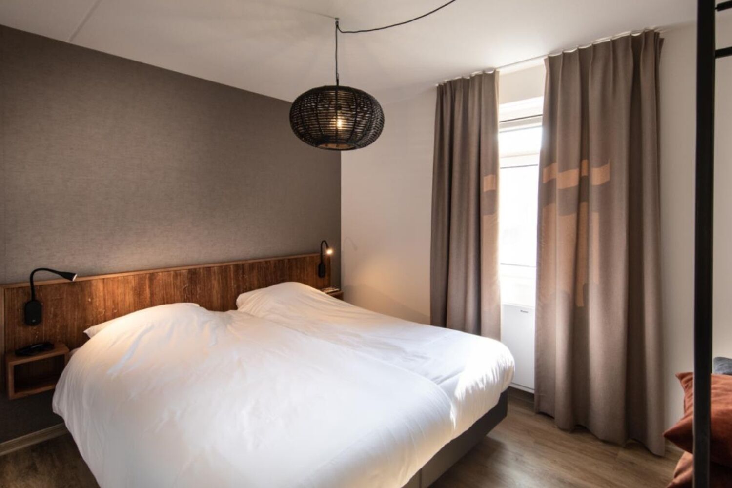 Internet, bed sheets