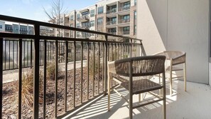 Property grounds - Landing | Amazing 1BD, Gym, Pool (Jacksonville)