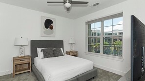 Desk, iron/ironing board, WiFi, bed sheets - Landing | Amazing 1BD, Yoga Studio, Gym (Jacksonville)