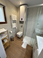 Apartamento familiar, no fumadores, vistas a la laguna | Baño