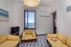 Living area - La Casa di Nonno Sallù by Wonderful Italy (Camogli)