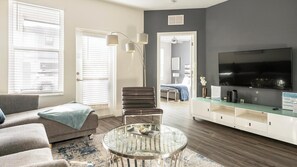 Smart TV - Landing | Chic 2BD, Clubhouse, Pool (Tampa)