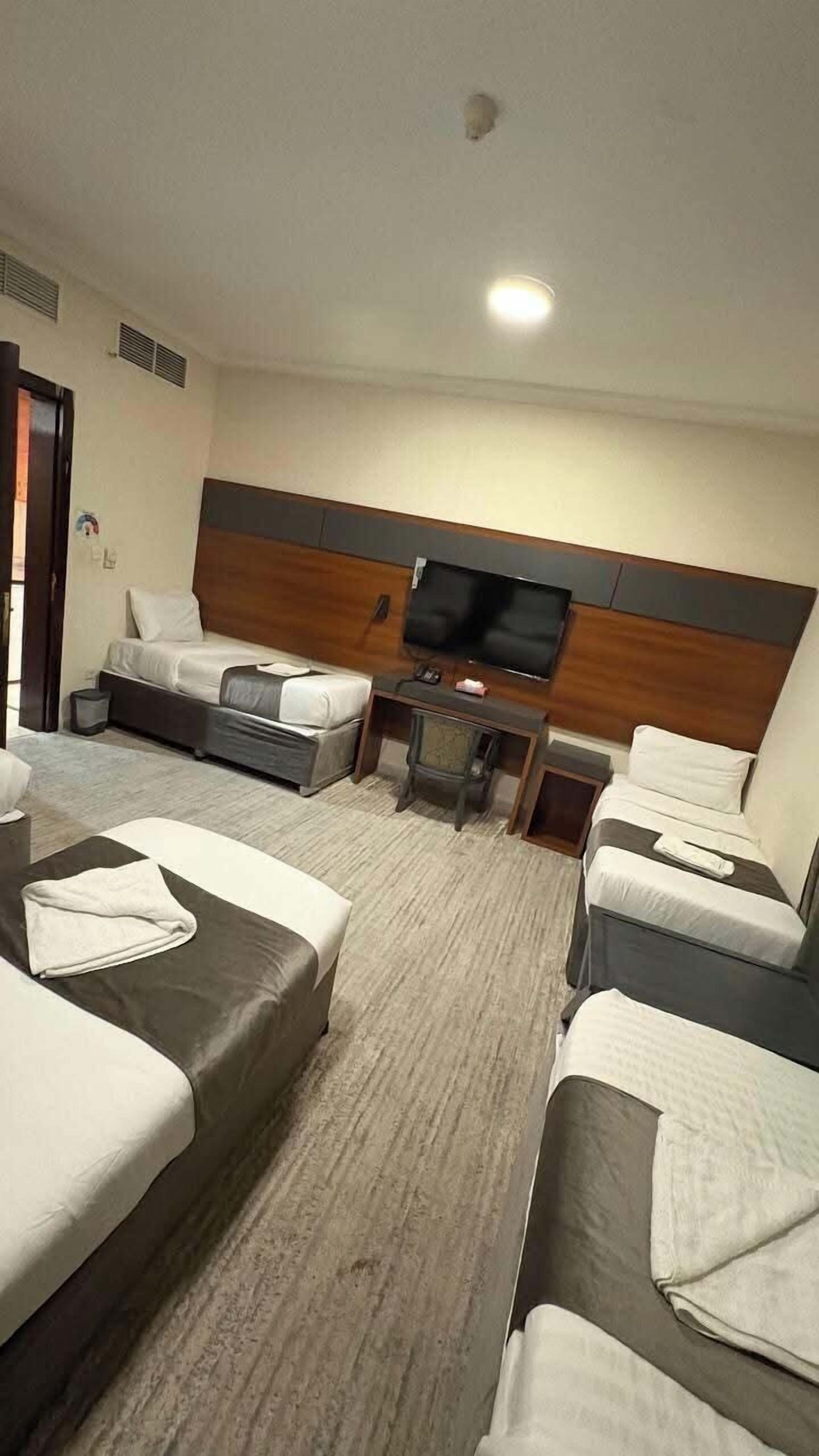 四人房 | 免費無線上網、床單