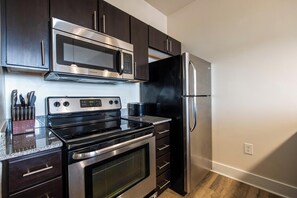 Refrigerador y comedor 