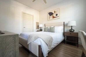 1 bedroom, desk, iron/ironing board, WiFi - Landing | Chic 1BD, Pool, Gym (Charlotte)