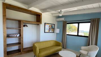 Suite Confort, vista al océano | Cuna de viaje, wifi gratis y ropa de cama