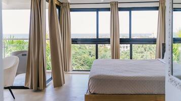 Cuna de viaje, wifi gratis y ropa de cama