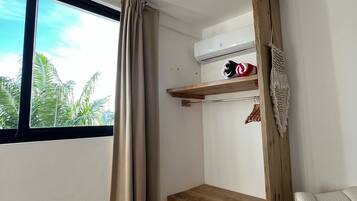 Cuna de viaje, wifi gratis y ropa de cama