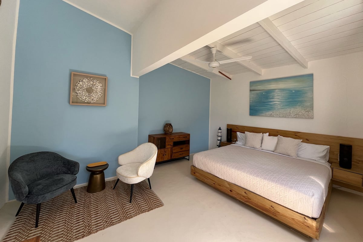 Comfort Suite | Travel crib, WiFi (free), bed sheets