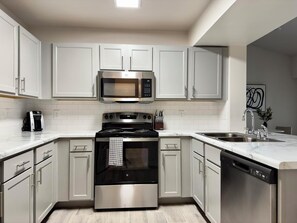 Refrigerador y comedor 