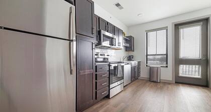 Landing | Chic 1BD, Pool, Courtyard