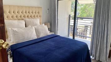 Iron/ironing board, internet, bed sheets