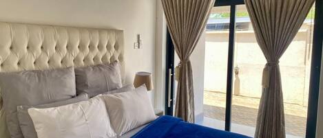 Iron/ironing board, Internet, bed sheets