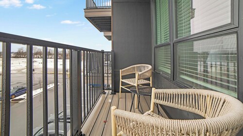 Landing | Incredible 1BD, Courtyard