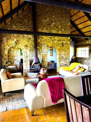 Interior - Luxury 5 bed home in Juliasdale - 2309 (Nyanga)