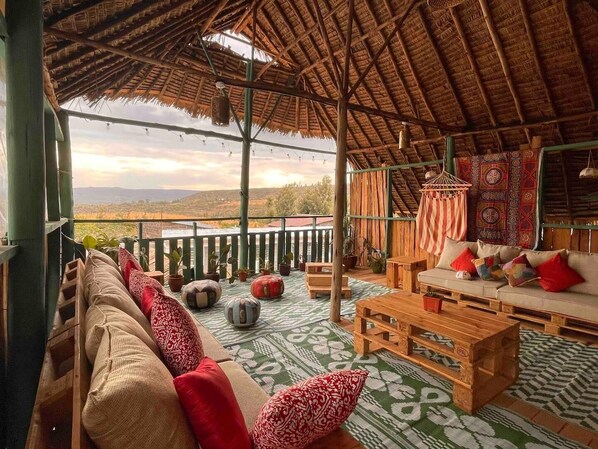 Property grounds - Rift Valley stay pool big verandah sunsets - 2342 (Wanyororo B)