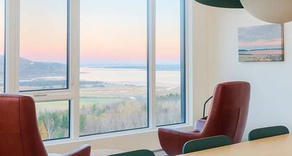 411 | Luxury Condo | Incredible View & Pool