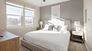 Desk, iron/ironing board, WiFi, bed sheets - Landing | Amazing 2BD, Clubhouse, Gym (Loveland)