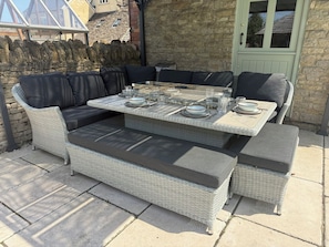 Cottage | Outdoor dining - Granary Cottage (Chippenham)