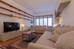 Basic Apartment, Balcony | Living area | 35-cm TV with satellite channels - The Billiards Flat by Wonderful Italy (Turin)
