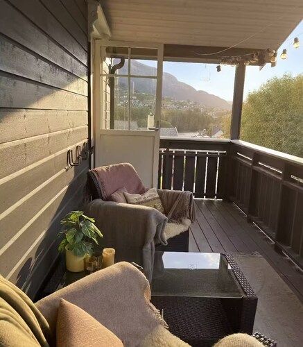 Balcony & Outdoor kitchen! Stylish penthouse apartment.