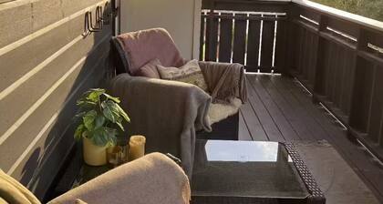 Balcony & Outdoor kitchen! Stylish penthouse apartment.