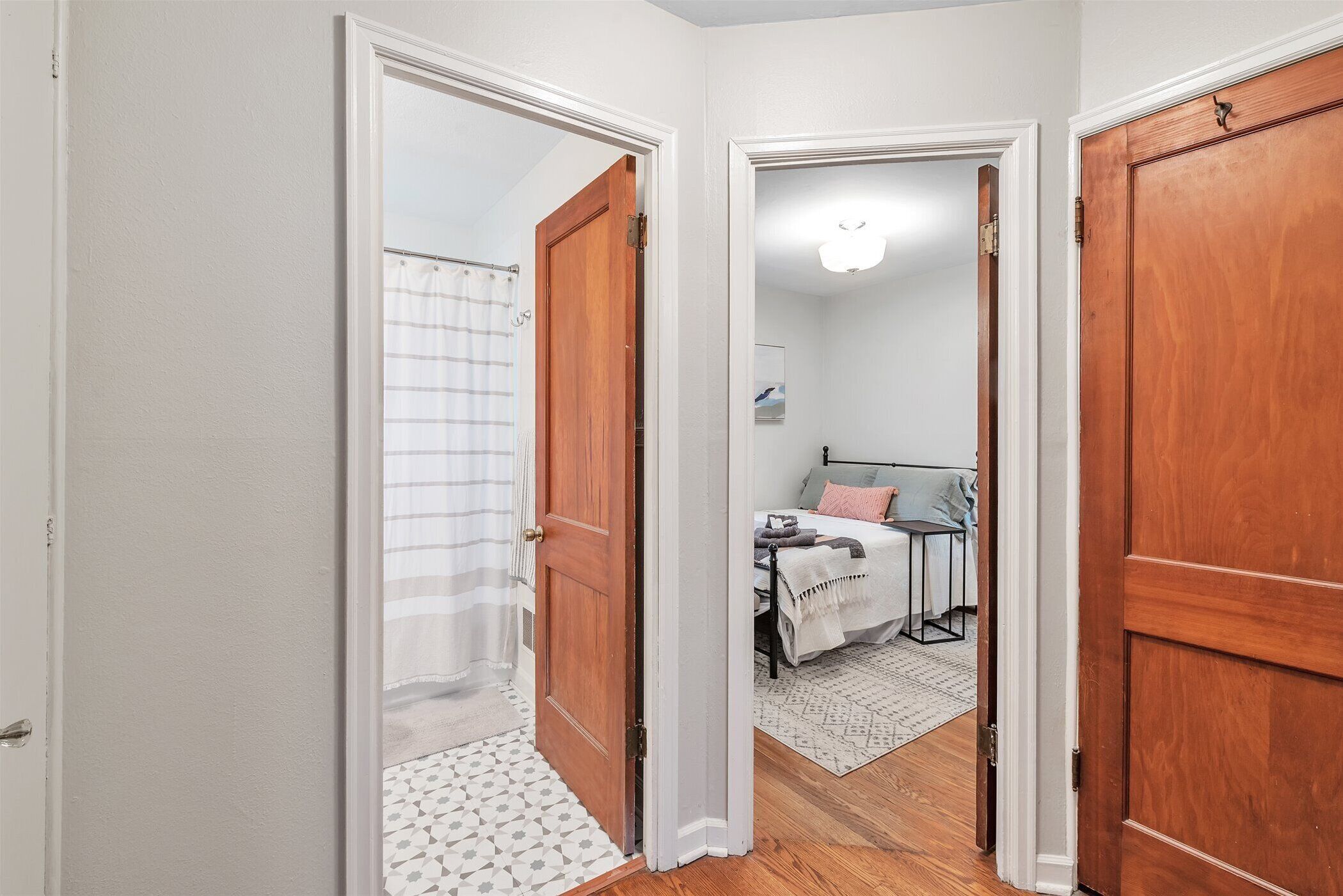 2 dormitorios, tabla de planchar con plancha, wifi y ropa de cama