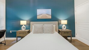 Desk, iron/ironing board, WiFi, bed sheets - Landing | Stunning 1BD, Gym, Courtyard (Cary)