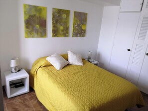 2 bedrooms, iron/ironing board, WiFi, bed sheets