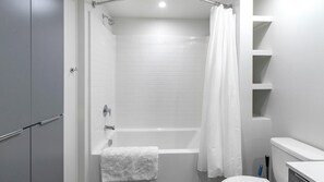 Bathroom - Landing | Chic 1BD, Rooftop Lounge, Courtyard (Spring Valley)