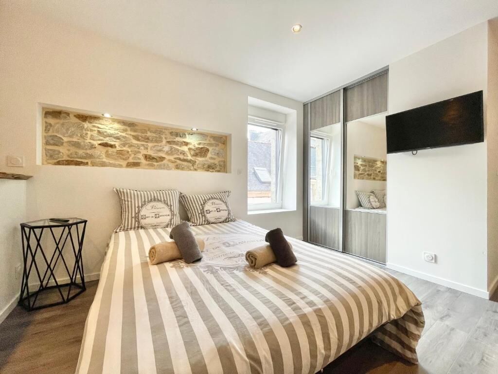 Desk, iron/ironing board, travel cot, free WiFi