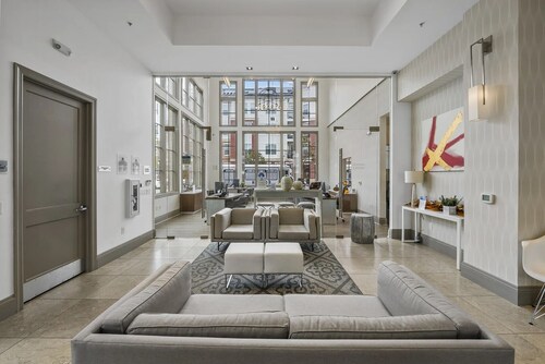Landing | Modern 1BD, Clubhouse, Gym