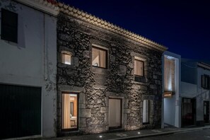 Exterior - North Shore Hostel (Ribeira Grande)
