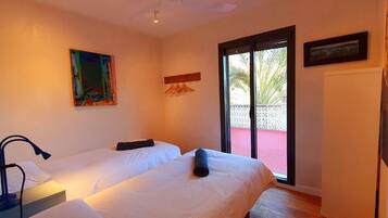 Bügeleisen/Bügelbrett, WLAN, Bettwäsche