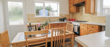 เครื่องล้างจาน, เครื่องครัว/จาน/ช้อนส้อม