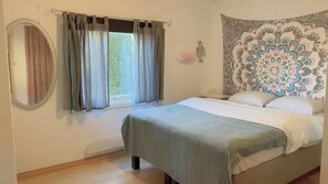3 bedrooms, free WiFi, bed sheets - Unique family apartment in the middle of Voss (Vestland)