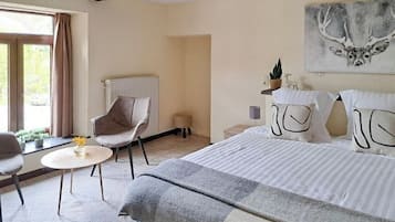 Classic Triple Room | Free WiFi, bed sheets