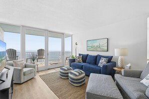 Condo, 1 Queen Bed (Smyrna Beach Club 815B) | Living area - Smyrna Beach Club 815b (New Smyrna Beach)