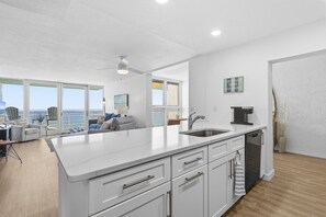 Condo, 1 cama Queen (Smyrna Beach Club 815B) | Parte interna