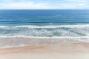 Condo, 1 cama Queen (Smyrna Beach Club 815B) | Praia | Na praia 