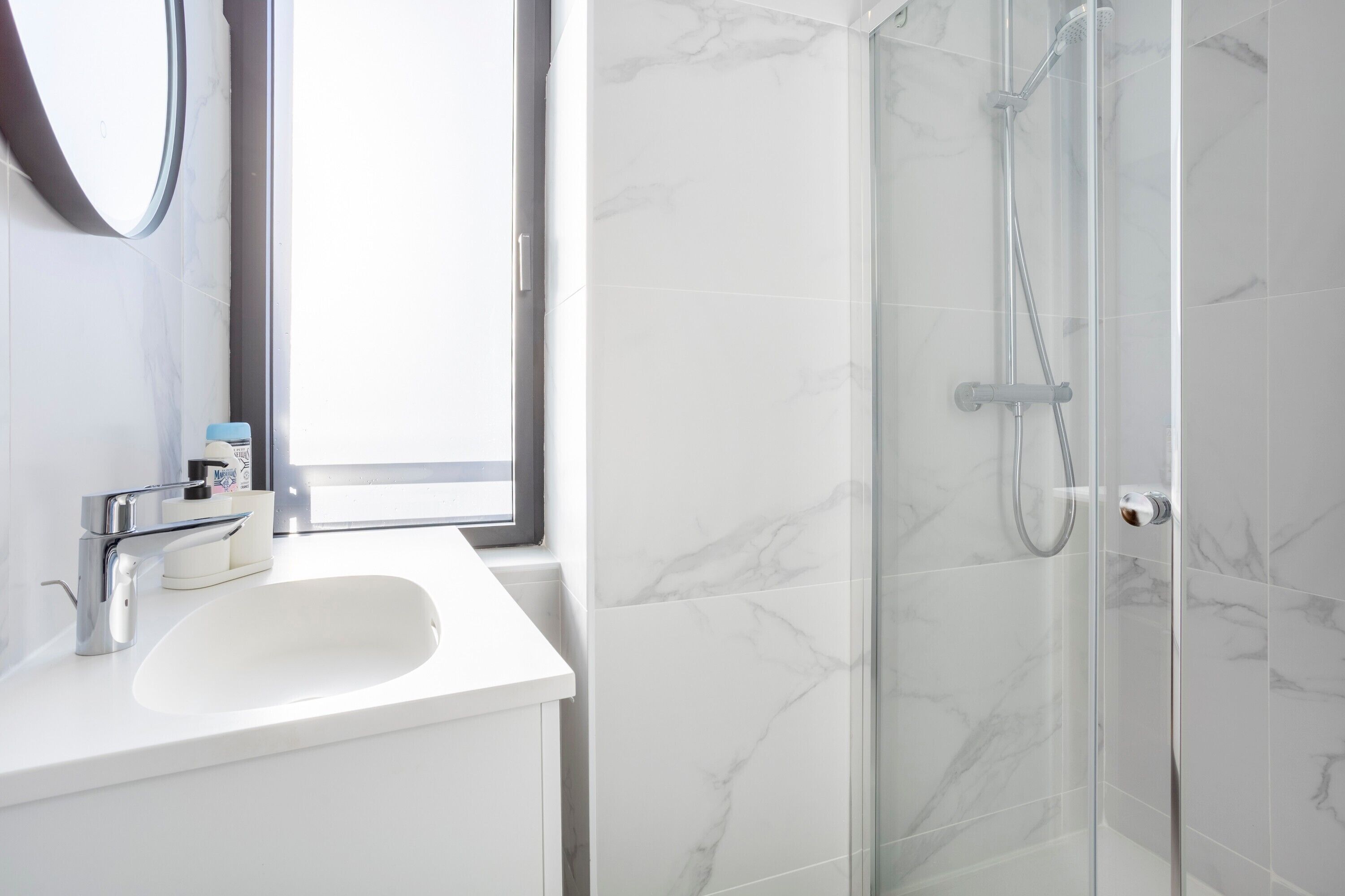 Een douche, een haardroger