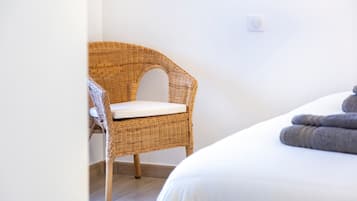 Fer et planche Ă repasser, Wi-Fi, draps fournis