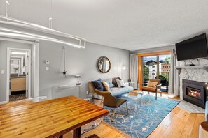 Smart TV, fireplace - Luxury Condo with Stunning Gondola Views 1092 (Steamboat springs)