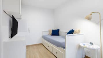 1 bedroom, iron/ironing board, WiFi, bed sheets