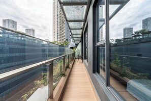 Deluxe Apartment, 2 Bedrooms, Balcony, City View | Balcony