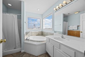 Bathroom - Salty Daze: Private Pool | Hot Tub | Game Room (Salvo)