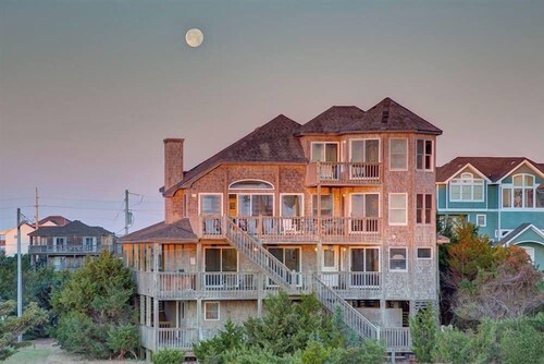 Moon Palace: Oceanfront | Elevator | Hot Tub | Private Pool | Game Room